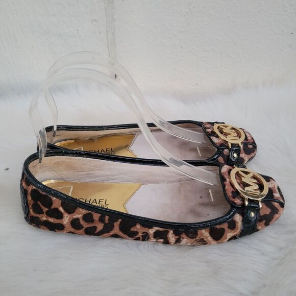 Michael Kors Sz 7 Leopard Calf Hair Diving Loafer Gold Medallion MK Logo Flat - Picture 3 of 7